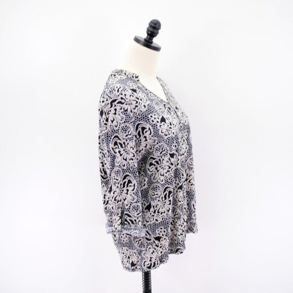 Emma & Olive XL Gray Black Embroidered Top Roll Tab Jacquard V-Neck‎ Blouse Top - Picture 8 of 10